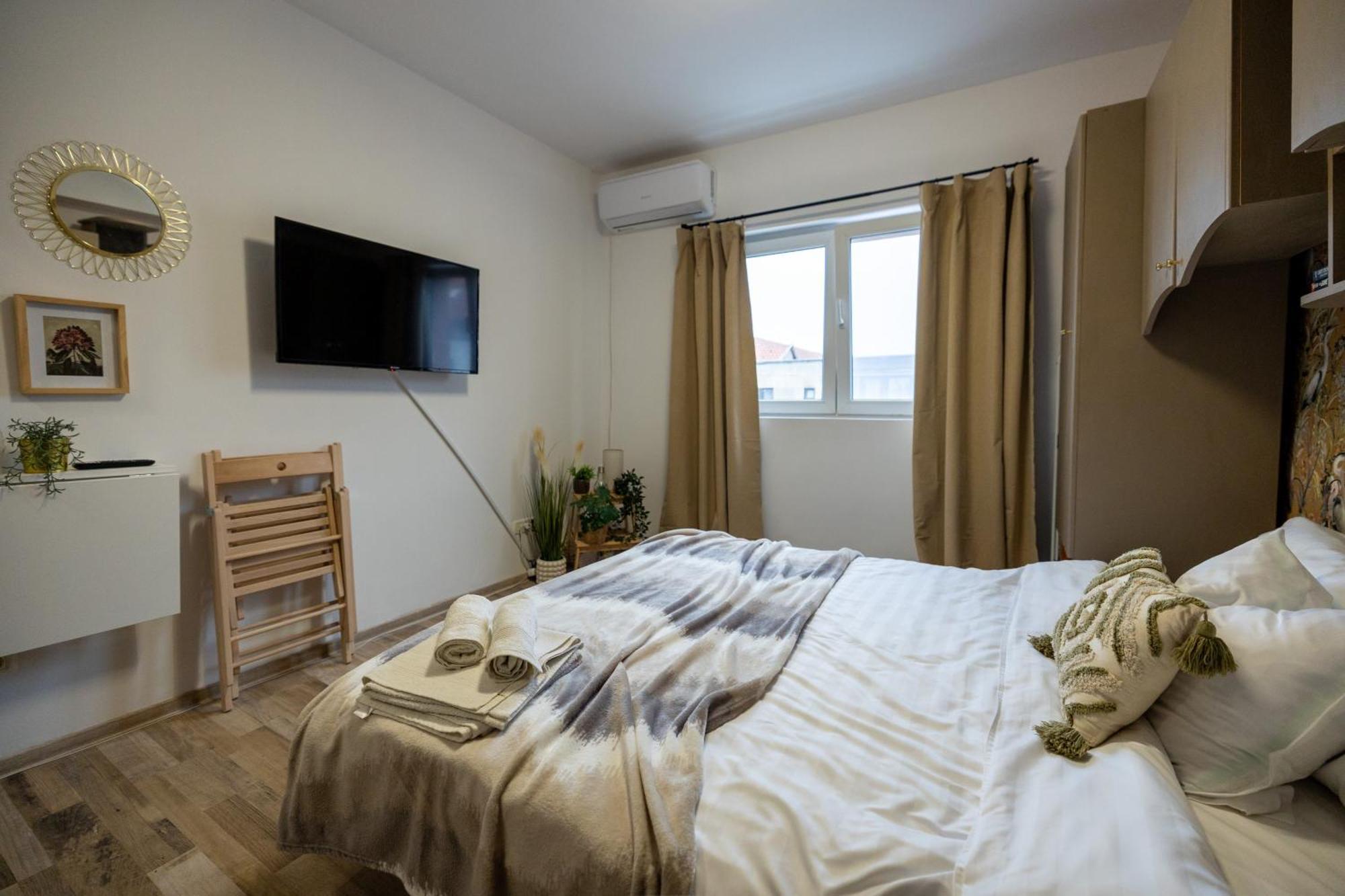 Cozy Studio Retreat - Quiet, Premium Stay Timişoara Eksteriør bilde